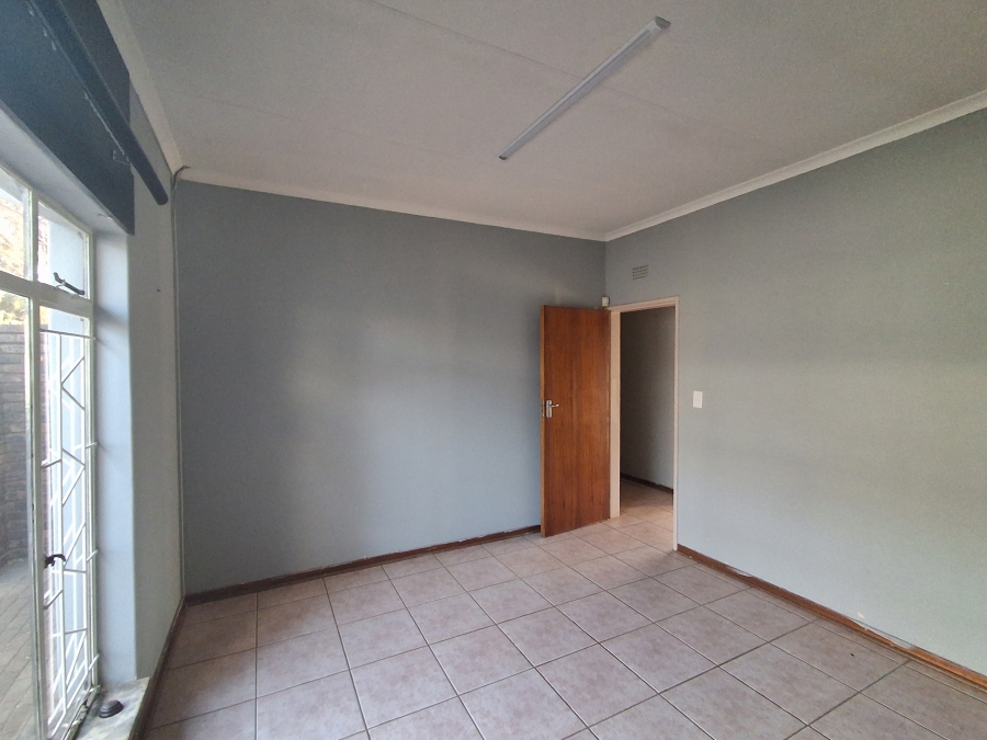 4 Bedroom Property for Sale in Flamwood North West